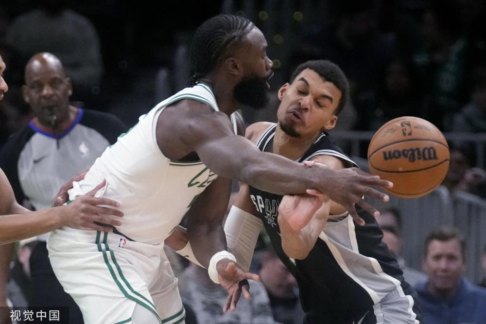 仅拉近了中 仅拉近了中