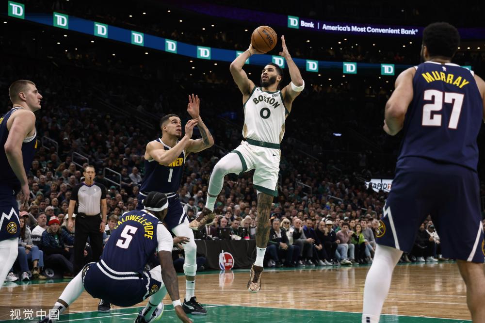 更是对足球 更是对足球